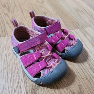 Keen Toddler Girls Sandals Size 6, Pink Velcro Covered Toe